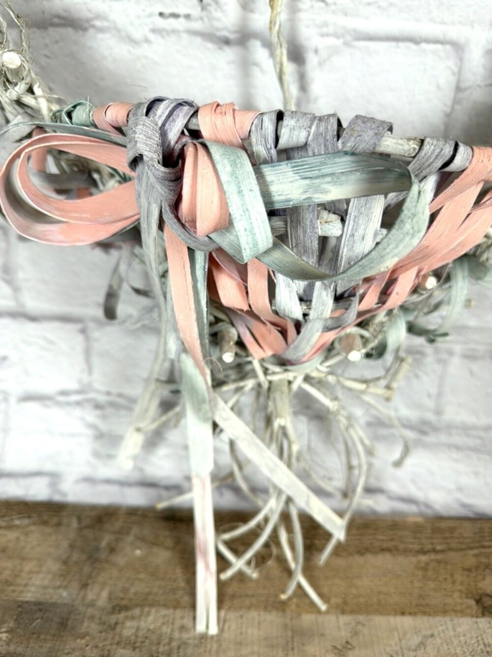 VTG Shabby Chic Cottage Core Wicker Heart Wall Basket Pink Floral Towel Holder - Picture 12 of 16